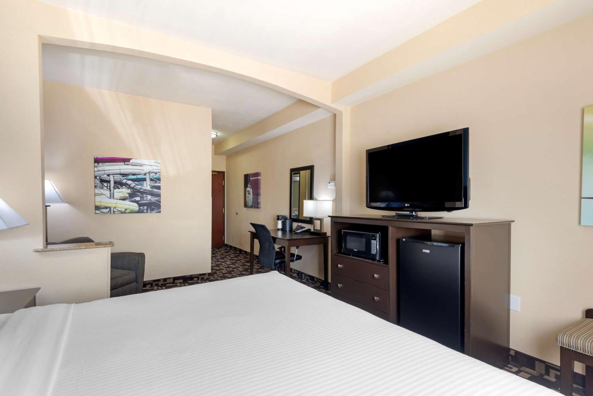 Best Western Plus Arlington North Hotel & Suites Гранд Прери Екстериор снимка